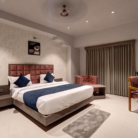 אחמדאבאד Hotel Sparsh Divine מראה חיצוני תמונה