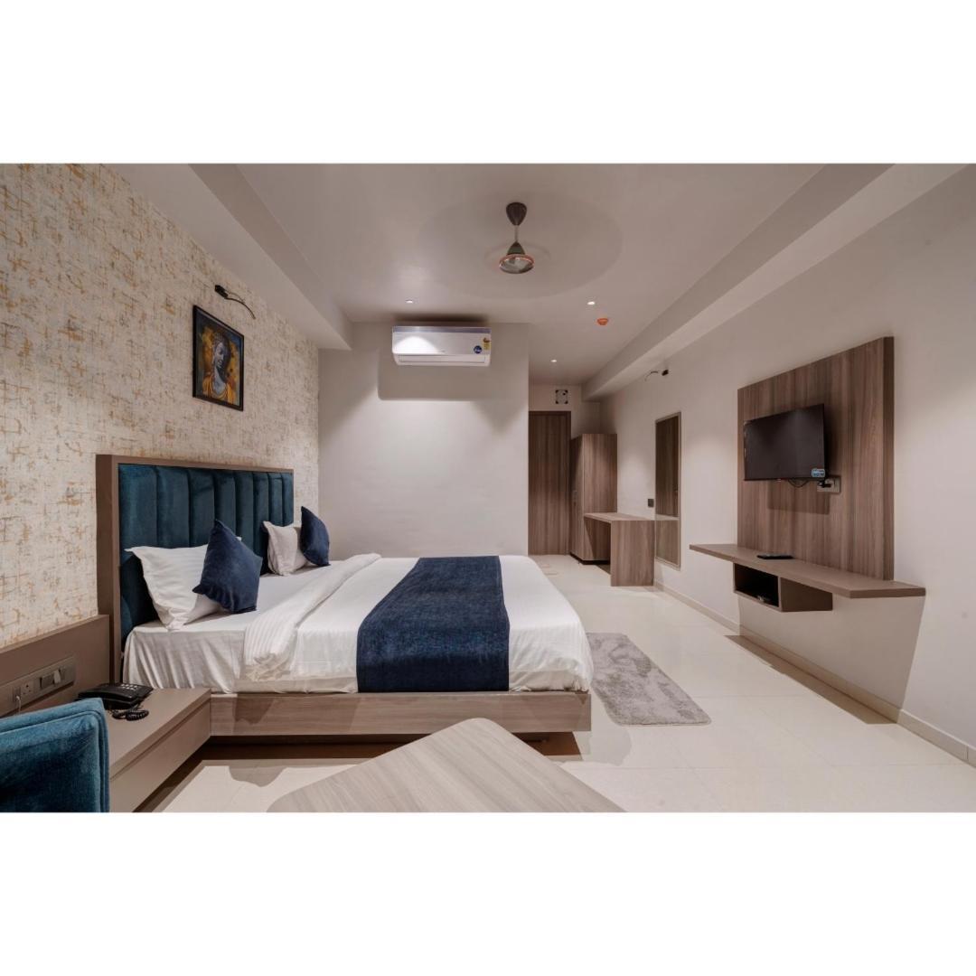 אחמדאבאד Hotel Sparsh Divine מראה חיצוני תמונה
